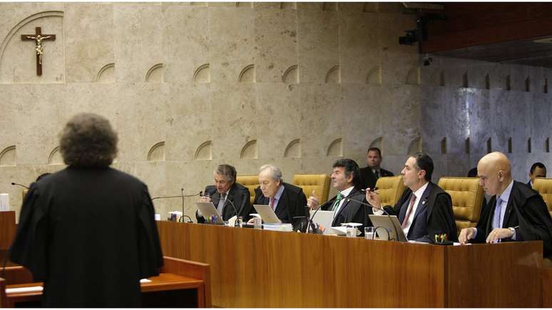 Para Barroso, decisão do STF de autorizar que o Senado derrubasse o afastamento do senador Aécio Neves foi "semisuicídio institucional" | Foto: Rosinei Coutinho/SCO/STF