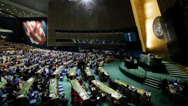 A Assembleia Geral da ONU realizou uma reunião de emergência a pedido de estados árabes e muçulmanos