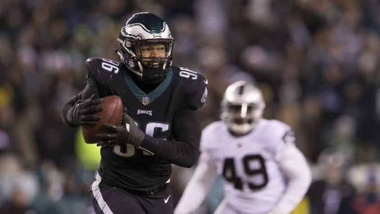 Eagles venceu o Raiders e assegura o mando de campo nos playoffs da NFL (Foto: AFP)