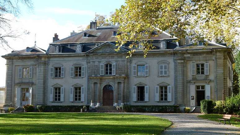 Castelo de Ferney foi uma das casas luxuosas que Voltaire pôde ter