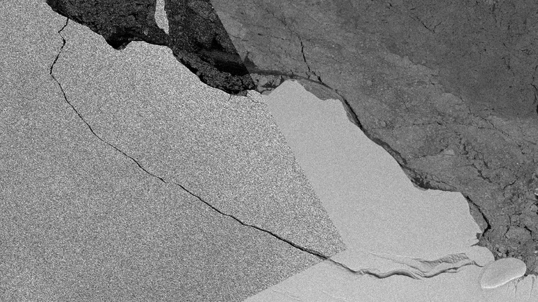 Rachadura em plataforma de gelo foi detectada há anos, mas começou a se aprofundar em 2014 | Foto: Copernicus Sentinel 1 Data/Bas