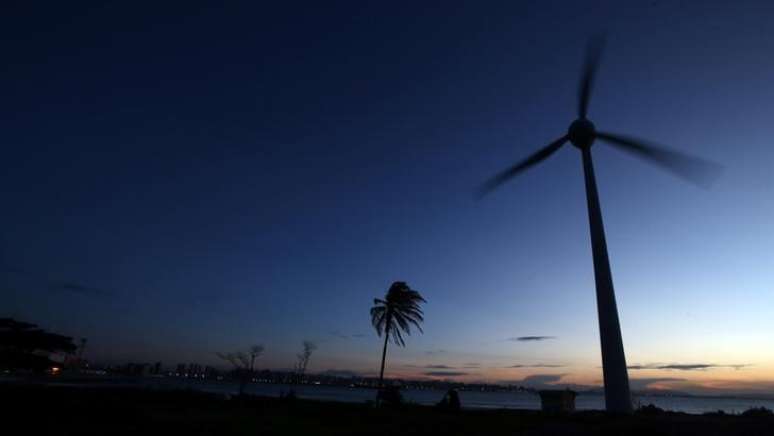 Turbina e&oacute;lica usada para gerar eletricidade na cidade de Fortaleza, no Brasil
26/04/2017
REUTERS/Paulo Whitaker