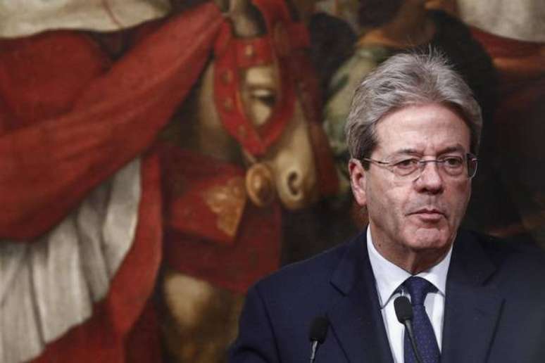 Próximo de deixar governo, Gentiloni celebra Constituição