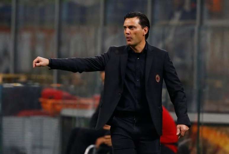 Treinador Vincenzo Montella &eacute; visto durante partida entre Milan e Rijeka em Mil&atilde;o, It&aacute;lia
28/09/2017  REUTERS/Stefano Rellandini