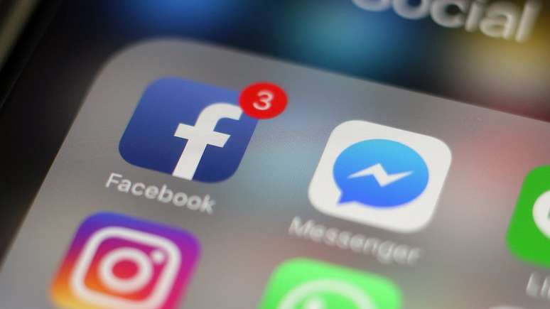 Facebook e Twitter afirmam que combatem perfis falsos nas redes sociais