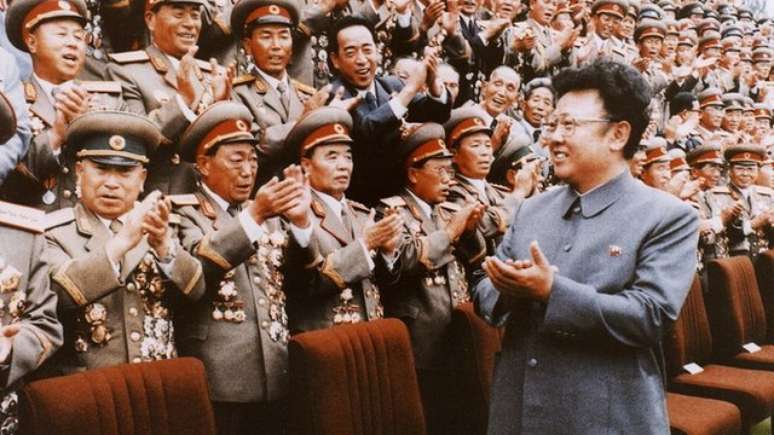 Imprensa norte-coreana aponta como grande legado de Kim Jong-suk 'ter criado o líder Kim Jong-il como o sol nascente'