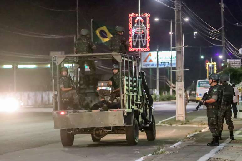 Ex&eacute;rcito Brasileiro faz o patrulhamento em Natal (RN)