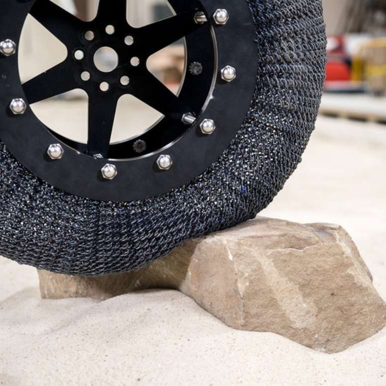 Composição do pneu permite uma maior deformação, o que prolonga sua durabilidade. | Foto: NASA Glenn