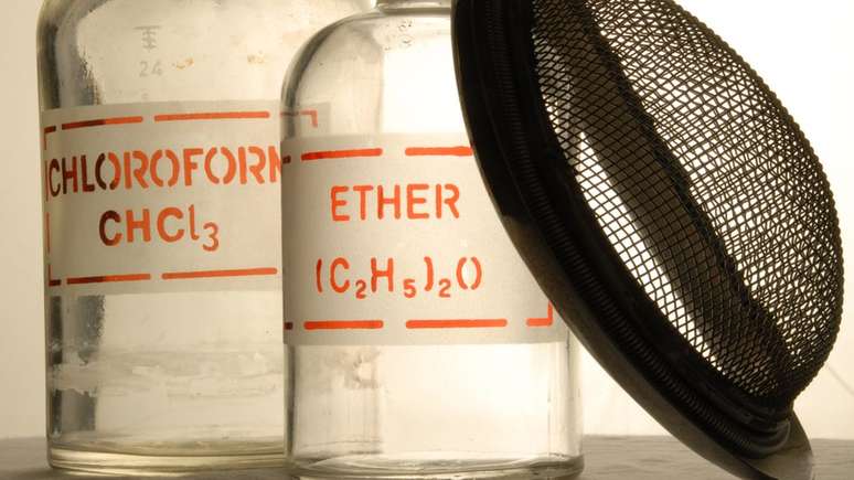 O clorof&oacute;rmio acabou substituindo o &eacute;ter | Foto: Getty Images