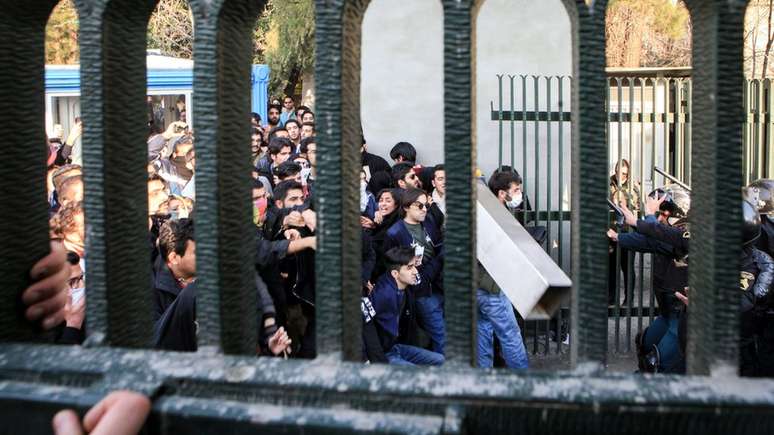 Protestos na Universidade de Teerã