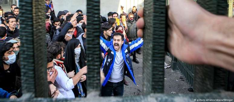 Protesto iniciados no fim do ano já deixaram mais de 20 mortos no Irã