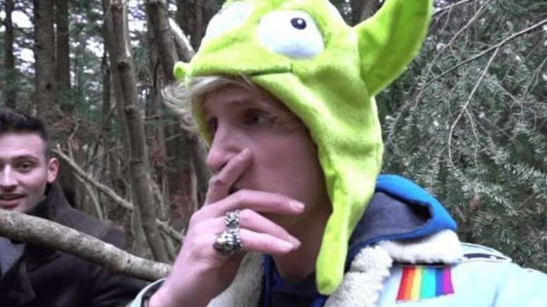 Vídeo que mostra o corpo de um homem que se suicidou foi postado na internet por Logan Paul, que tem 15 milhões de assinantes na sua página do YouTube | Foto: Reprodução