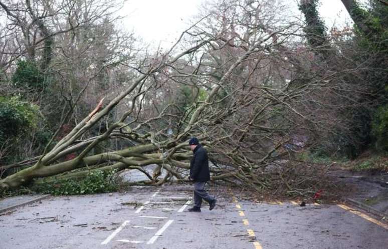 Tempestade Eleanor atingiu França e Reino Unido (foto)