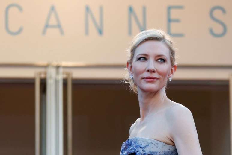 Atriz australiana Cate Blanchett posa para fotos durante Festival de Cannes, na França 17/05/2015 REUTERS/Regis Duvignau