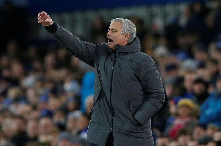 Técnico José Mourinho durante partida entre Manchester United e Everton pelo Campeonato Inglês
01/01/2018 REUTERS/Andrew Yates