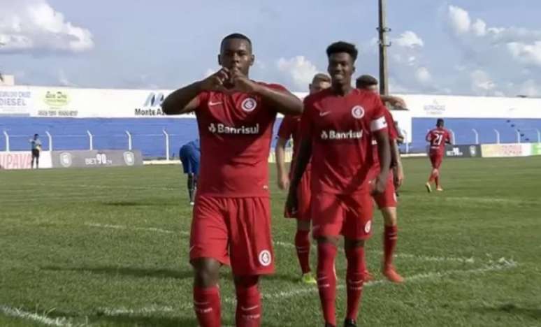 Pela Copinha, Internacional vence o Boa Vista por 2 a 0 (Foto: Reprodução Sportv)