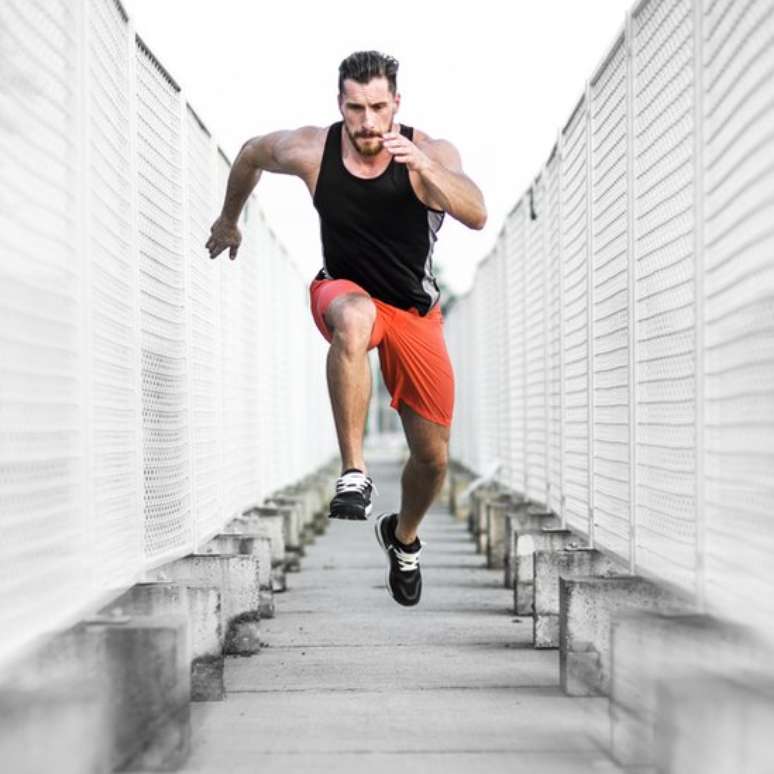 O corpo está mais propenso a sentir dores com exercícios de alta intensidade | Foto: Getty Images