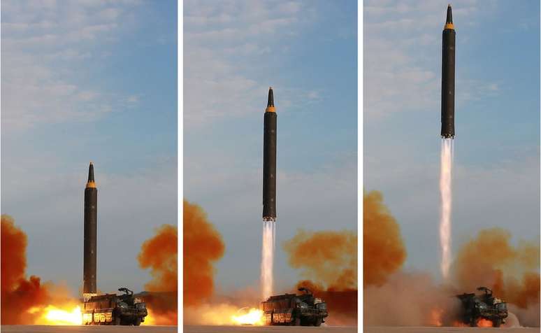 Teste do míssel Hwasong-12 em data e local não especificados - imagem foi divulgada pela agência norte-coreana KCNA em setembro