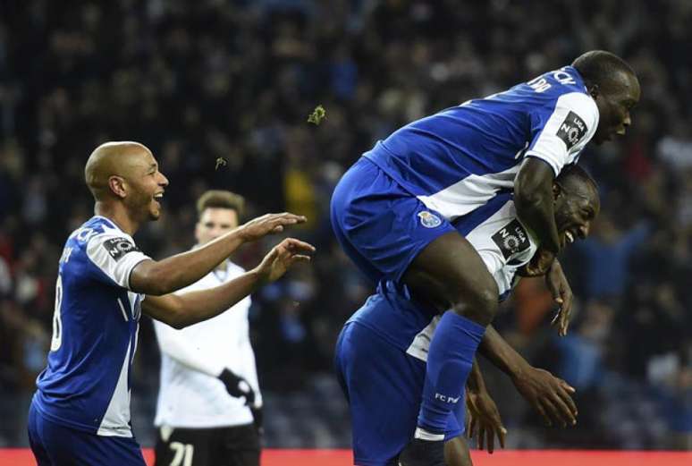 Brahimi, Marega e Aboubakar marcaram os gols do Porto (Foto: Francisco Leong / AFP)