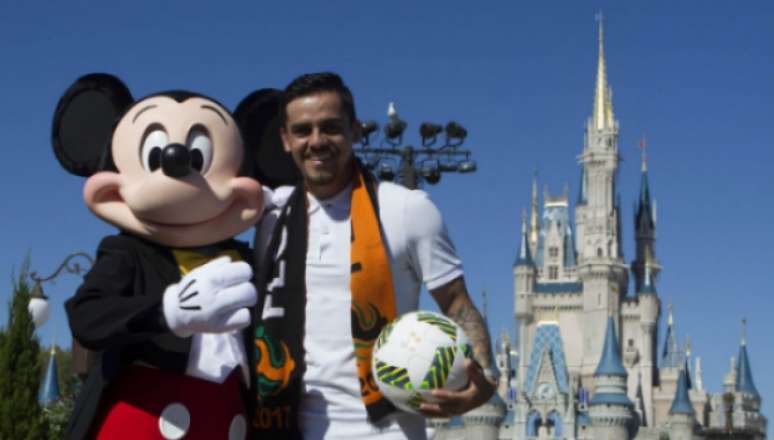 Fagner representou o Corinthians em evento na Disney em 2017