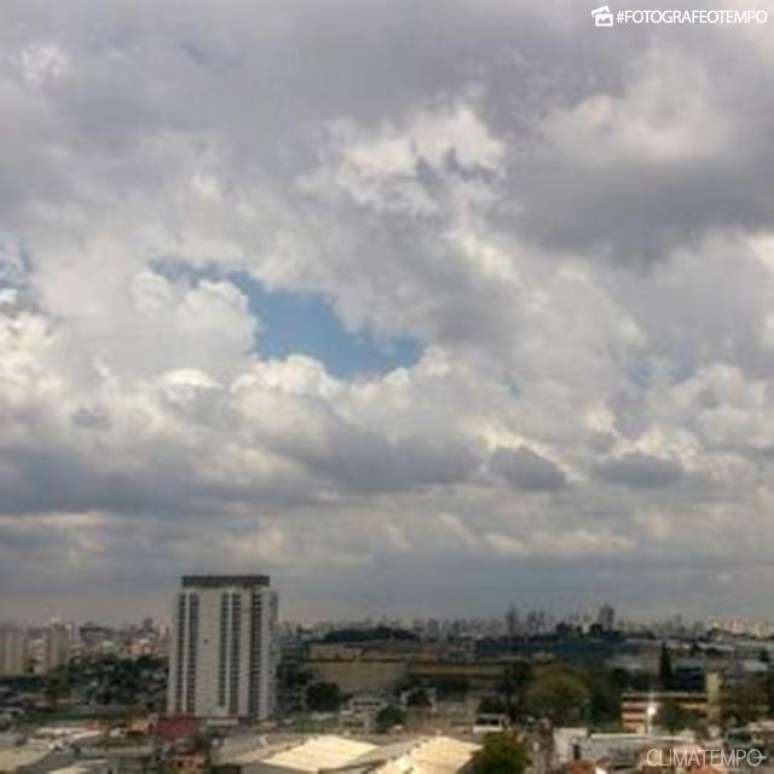 Céu encoberto na cidade de São Paulo