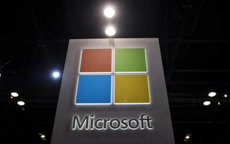 Logo da Microsoft durante conferência de tecnologia em Chicago, Estados Unidos
4/05/2015 REUTERS/Jim Young  