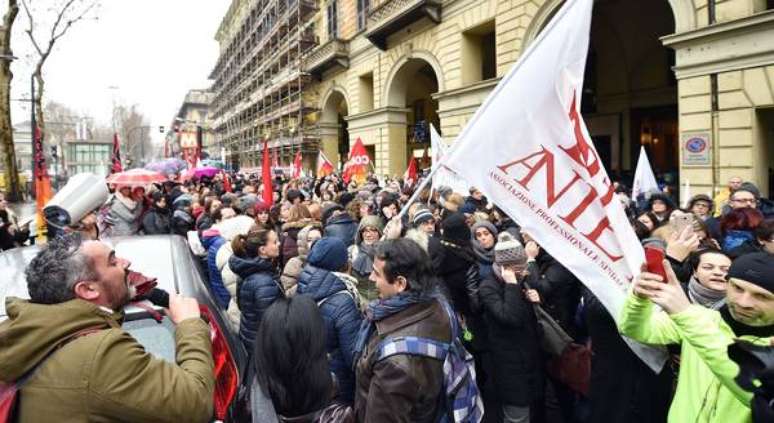 Protestos contra mudança em regra foram realizados na Itália