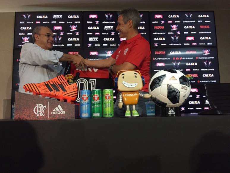 Bandeira esteve presente na apresentação de Carpegiani e falou sobre o ex-treinador do Fla (João Pedro Granette)