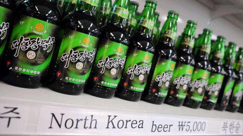 Na fronteira é possível comprar bebidas alcoólicas norte-coreanas