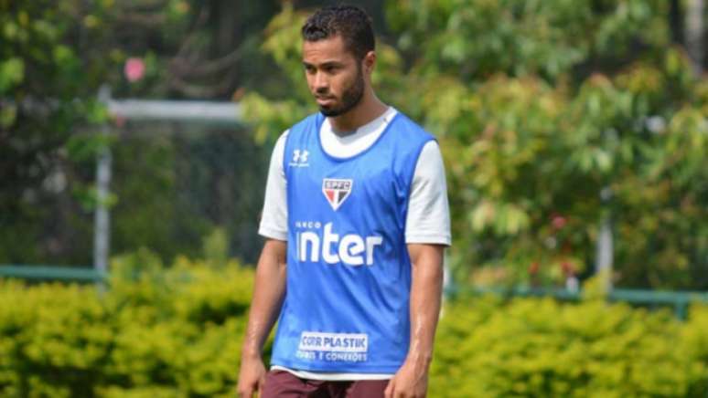 Atacante passou por cirurgia no joelho direito em maio para reconstruir dois ligamentos (Foto: Érico Leonan/SPFC)