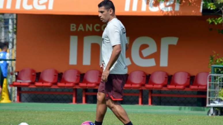 Meia-atacante já tinha convivido com Rodrigo Caio na Seleção Brasileira (Foto: Érico Leonan/SPFC)