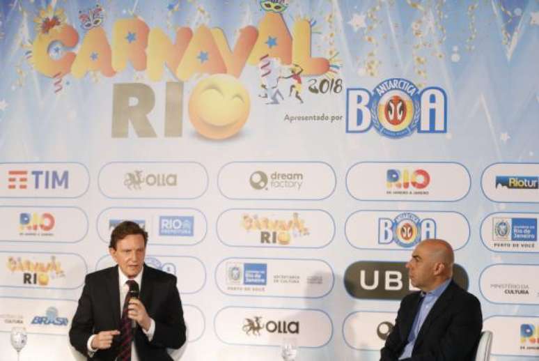 O prefeito do Rio de Janeiro, Marcelo Crivella, e o presidente da Riotur, Marcelo Alves, detalham a programação do carnaval do Rio de Janeiro