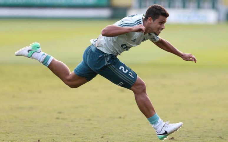 Jean durante treino no Palmeiras. Ele vai parar por oito semanas (Foto: Cesar Greco)