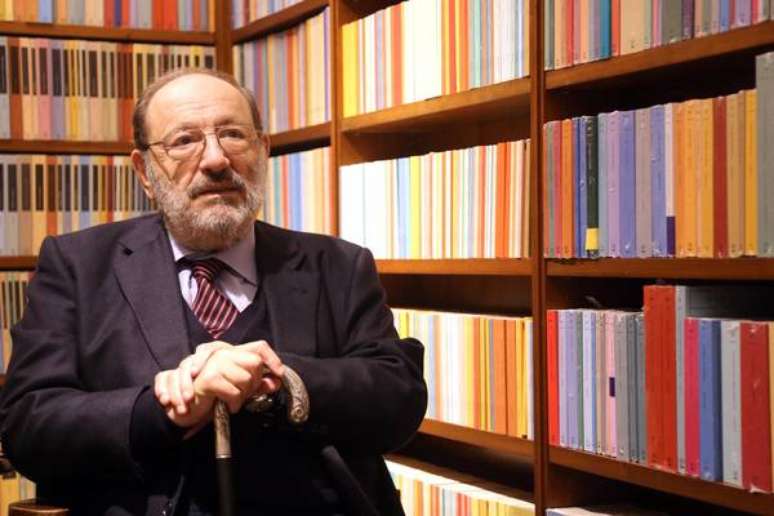 'O Fascismo Eterno' de Umberto Eco é relançado na Itália