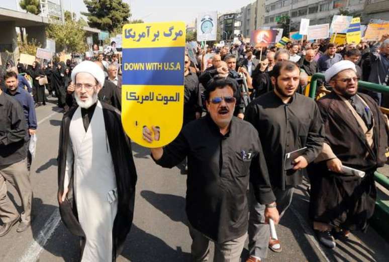 Protesto contra os Estados Unidos em Teerã, capital do Irã