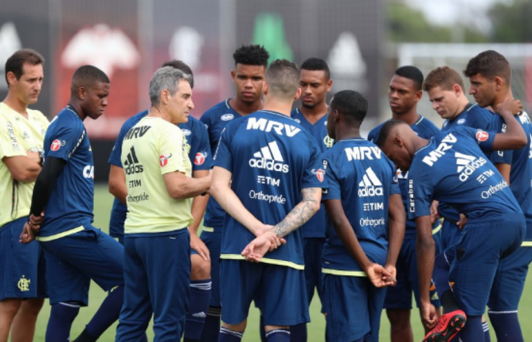 Carpegiani não terá nenhum titular disponível para estreia no Carioca (Gilvan de Souza/Flamengo)