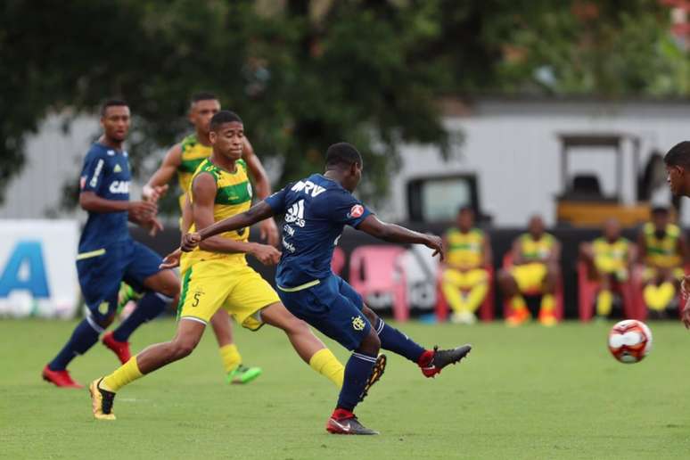 Fla vence Resende em jogo-treino no Ninho do Urubu (Gilvan de Souza)