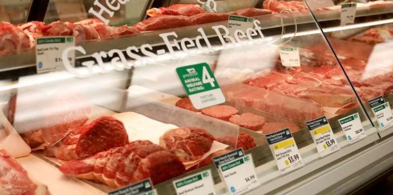 Produtos de carne bovina são vistos em mercado em Pasadena, na Califórnia 24/07/2017 REUTERS/Mario Anzuoni