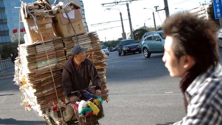 Grande parte do papelão importado pelos chineses se transforma em caixas para produtos novos