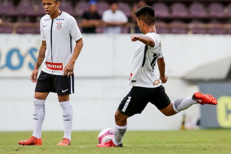 Rafael Bilu e Fabrício Oya marcaram dois gols na Copinha (Foto: Rodrigo Gazzanel)