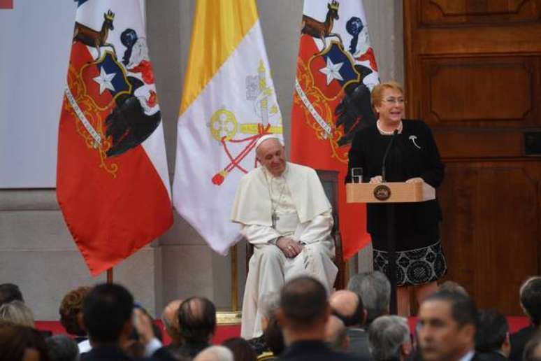 Michelle Bachelet diz que visita do Papa 'faz bem ao país'