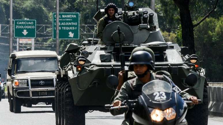 O grupo de Pérez invadiu uma unidade da Guarda Nacional em busca de armas