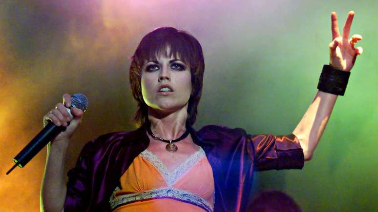 Dolores O'Riordan se juntou à banda que originalmente se chamava The Cranberry Saw Us em 1990