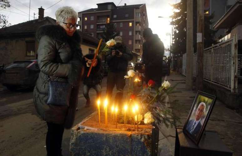 Sérvios prestam tributo a Oliver Ivanovic, morto a tiros no Kosovo