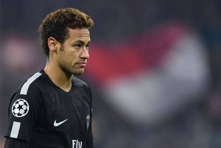 Protagonista da maior transferência do mundo, Neymar segue em alta no mercado (Foto: CHRISTOF STACHE / AFP)