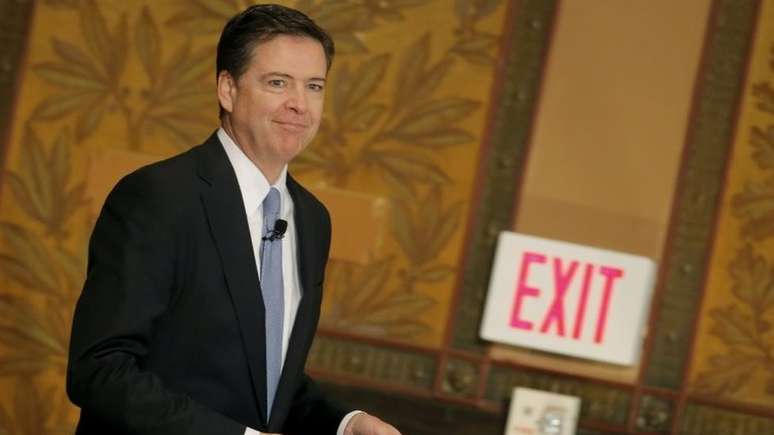 James Comey foi removido do cargo de diretor do FBI quando a agência investigava Flynn