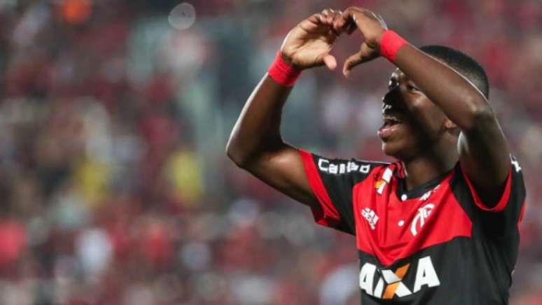 Vinicius JR estará em campo no próximo domingo