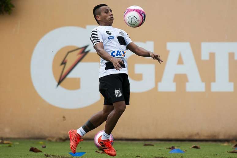 Hernández está cada vez mais próximo de deixar o Santos (Foto: Ivan Storti)