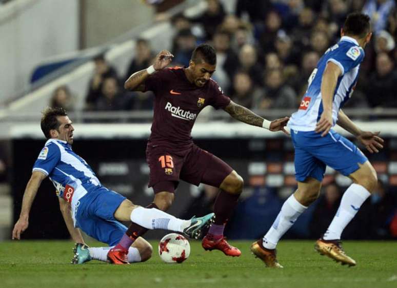 Paulinho foi novamente titular do Barcelona (Foto: Josep Lago / AFP)