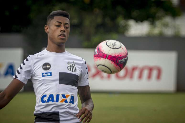 Bruno Henrique, jogador do Santos FC, durante treino no CT Rei Pelé, em Santos (SP).